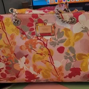 FINAL REDUCTION Guess Shannon Girlfriend pink yellow orange Floral purse